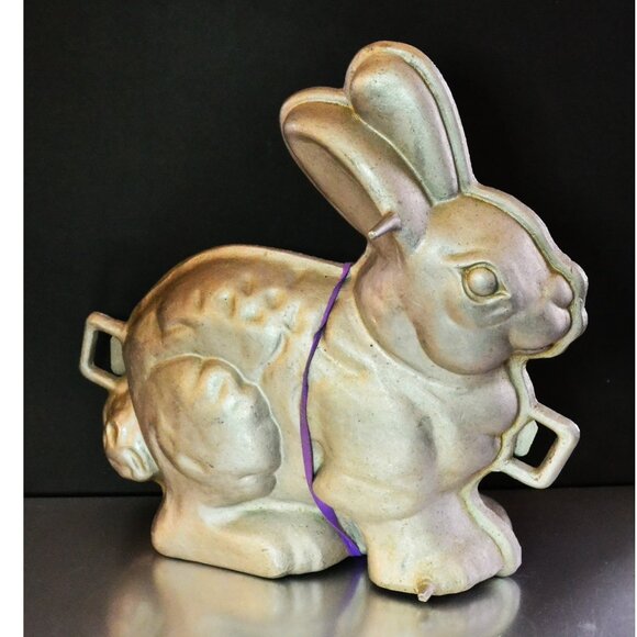 Cast Aluminum 10 Inch Chocolate Bunny Mold Candy Making Decor Farmhouse - Picture 2 of 6